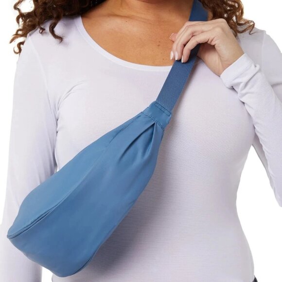 NWT 32 Degrees Crossbody Bag Compact Water-Resistant Nylon Adjustable Strap - Picture 3 of 7